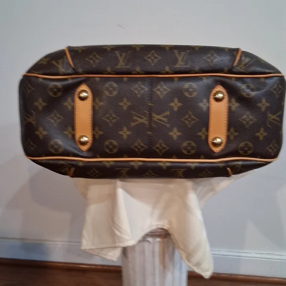 Authentic Louis Vuitton Galliera PM - Picture 4 of 16